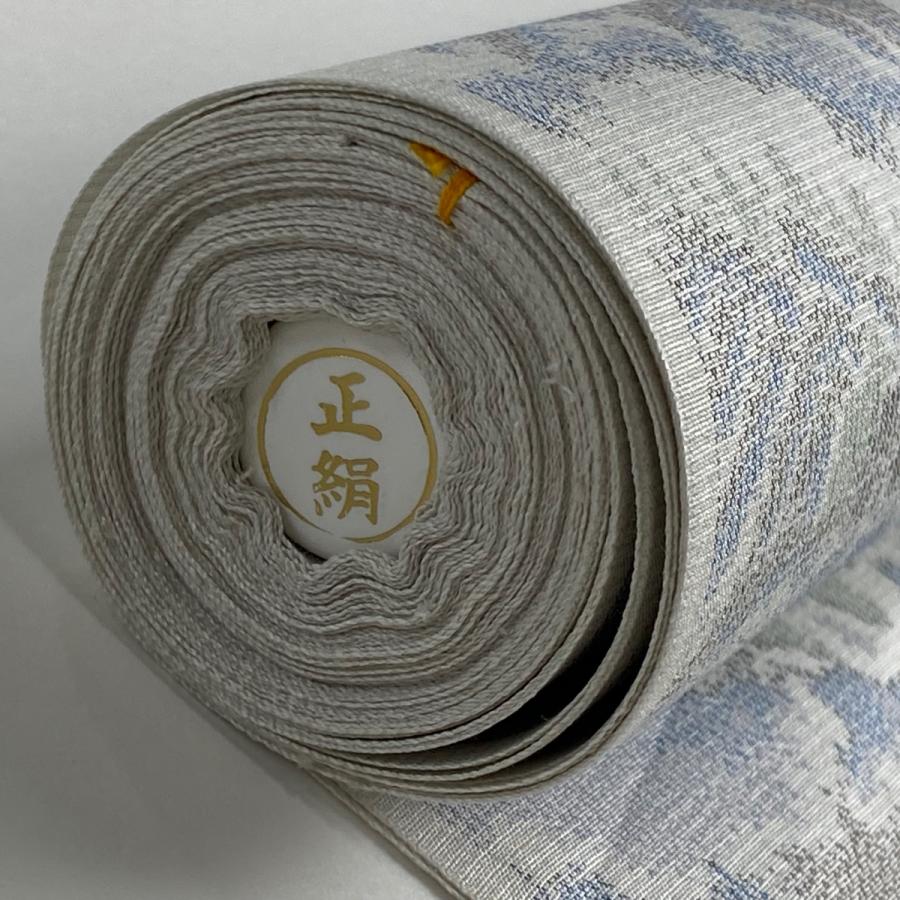 反物 秀品 大島紬 証紙 風景 人物 灰白 正絹 中古 : リユース 反物 秀品 大島紬 証紙 風景 人物 灰白 正絹 中古 : リユース