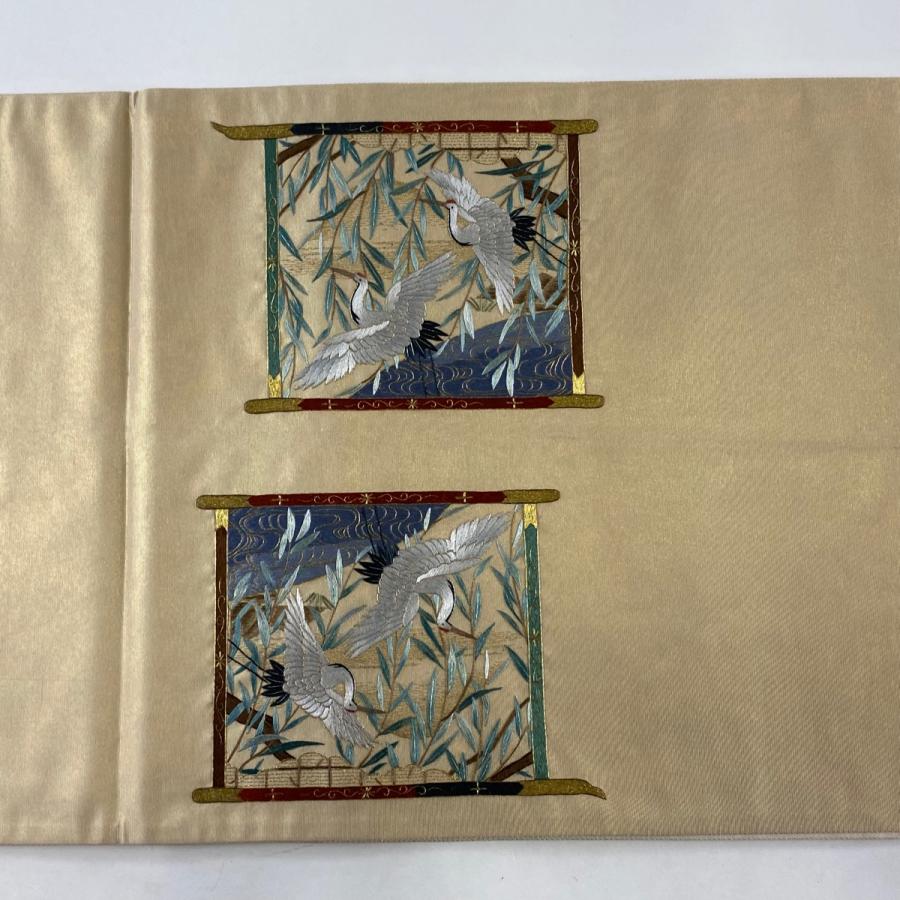 袋帯 逸品 蒋雪英 落款あり 鶴 草花 刺繍 金糸 金色 お太鼓柄 袋帯 逸品 蒋雪英 落款あり 鶴 草花 刺繍 金糸 金色 お太鼓柄