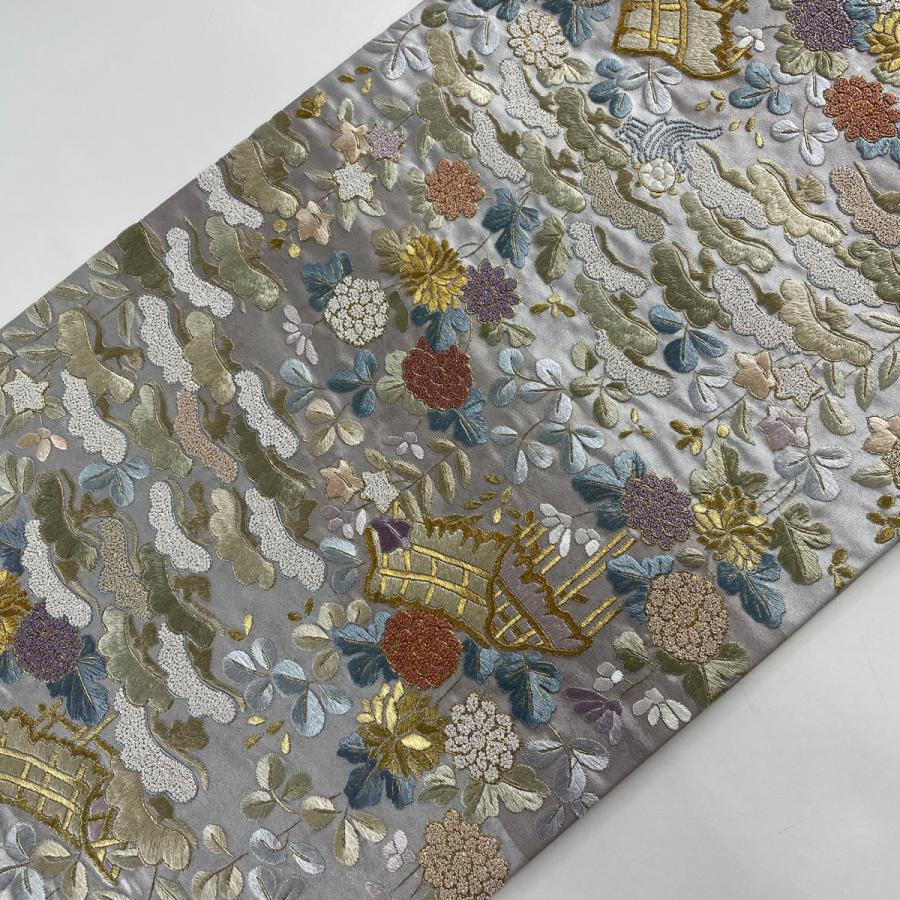 袋帯 美品 逸品 相良刺繍 市松 草花 金糸 金彩 白 お太鼓柄 正絹 中古 