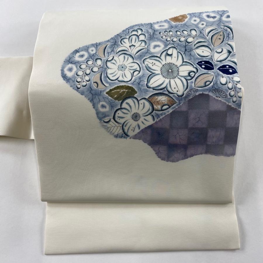 名古屋帯 秀品 落款あり 内山晴祥 草花 市松 銀彩 クリーム 正絹 中古
