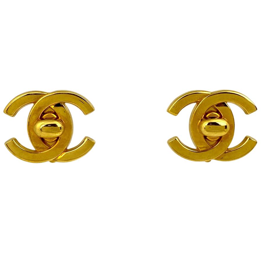 シャネル　ターンロック 95A イヤリング　片耳　美品 CHANEL ゴールド CCロゴ ターンロックイヤリングビンテージ95A