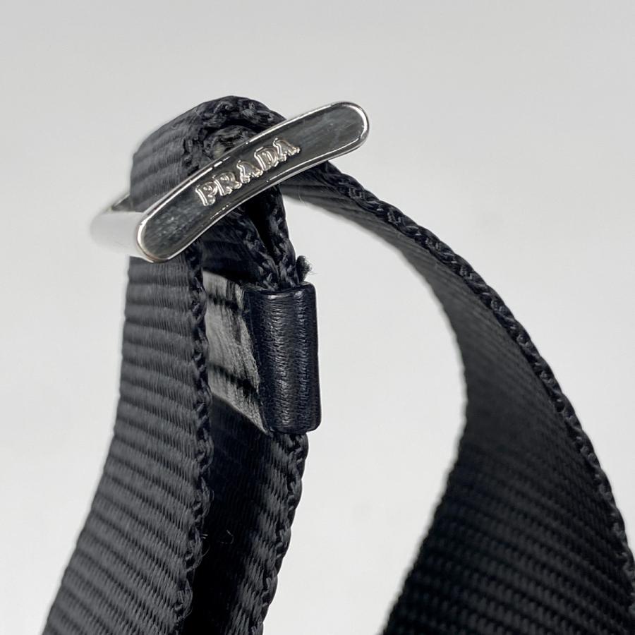 PRADA プラダ ロゴプレート ショルダーバッグ 斜め掛け ナイロン PRADA プラダ ロゴプレート ショルダーバッグ 斜め掛け ナイロン