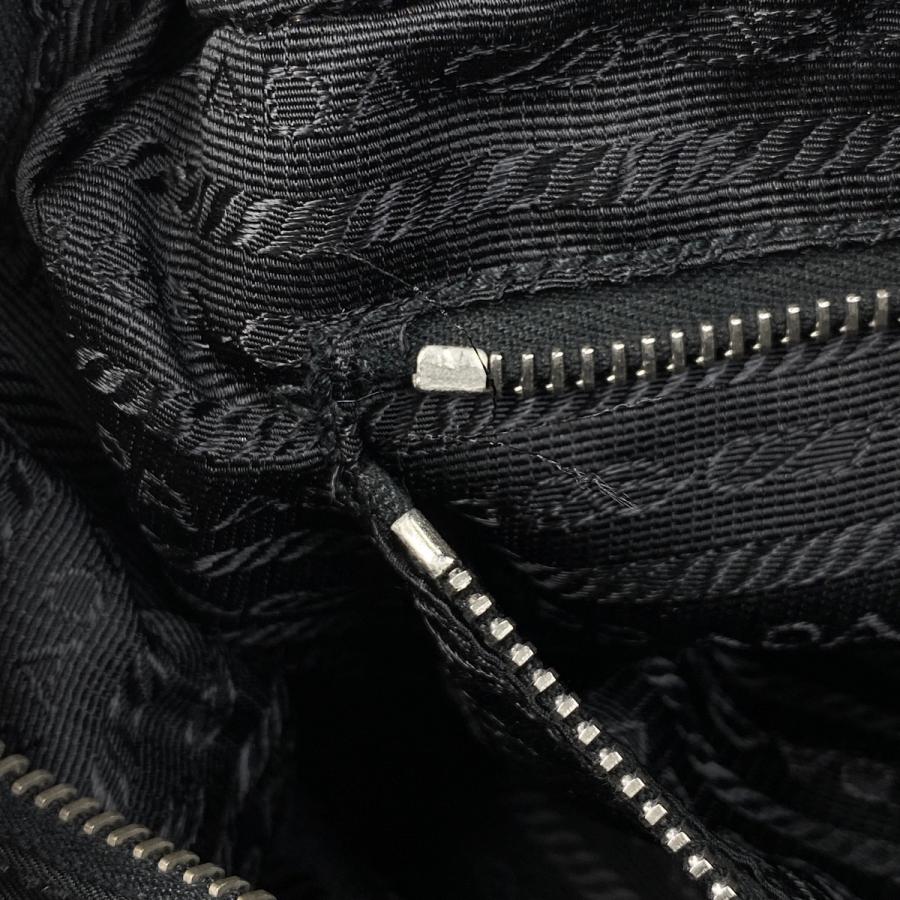 PRADA プラダ ロゴプレート ショルダーバッグ 斜め掛け ナイロン PRADA プラダ ロゴプレート ショルダーバッグ 斜め掛け ナイロン