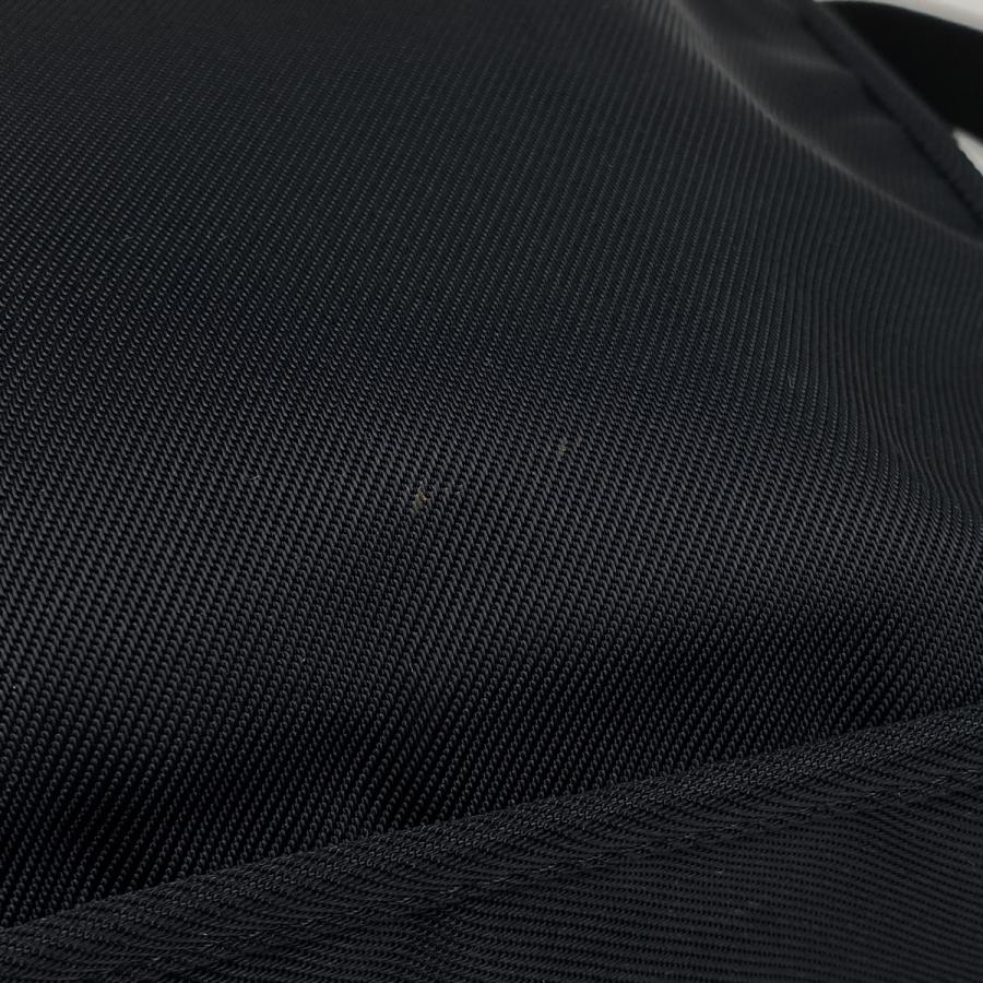 美品【FENDI】メッセンジャーバッグ　ナイロン　ブラック　ポーチ付き FENDI フェンディ ロゴ ショルダーバッグ メッセンジャーバッグ