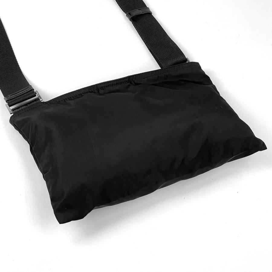 PRADA プラダ ロゴプレート ショルダーバッグ 斜め掛け ナイロン