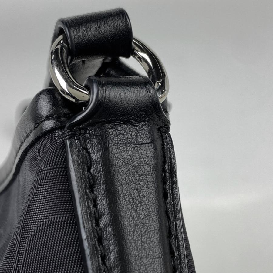 【美品】COACH　コーチ　シグネチャー　ショルダーバッグ　斜め掛け　ブラック COACH コーチ シグネチャー ショルダーバッグ 斜め掛け ロゴ