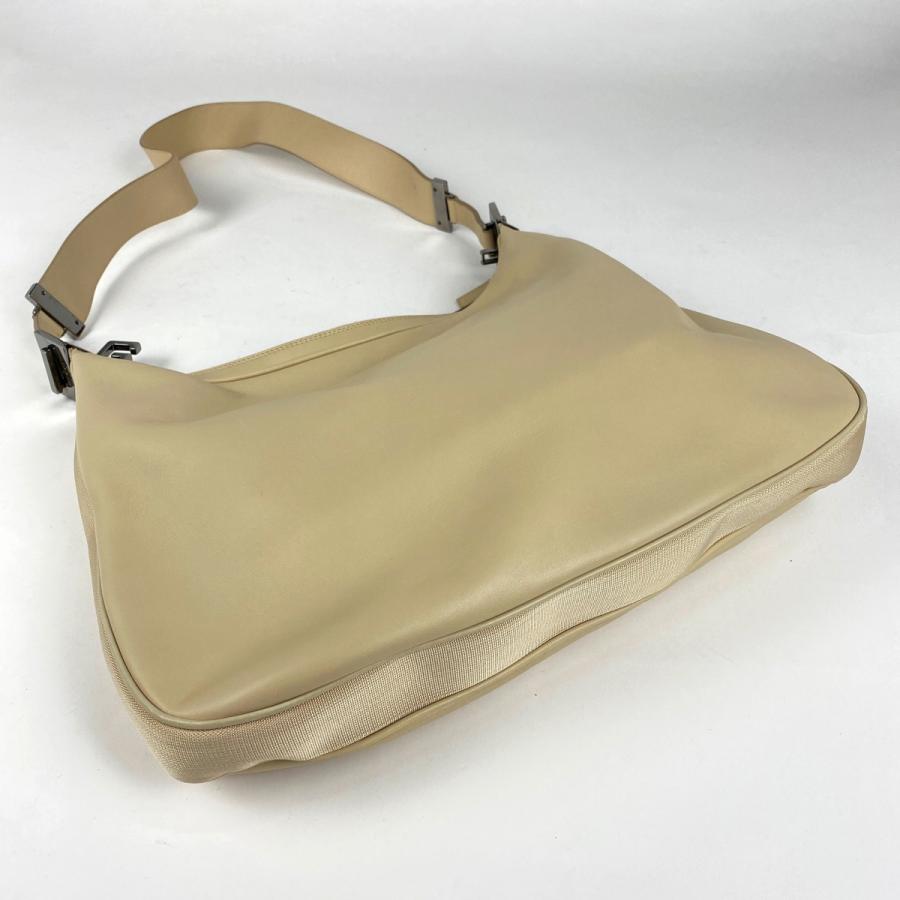 GUCCI（グッチ） ロゴ ショルダーバッグ ワンショルダー 肩掛け