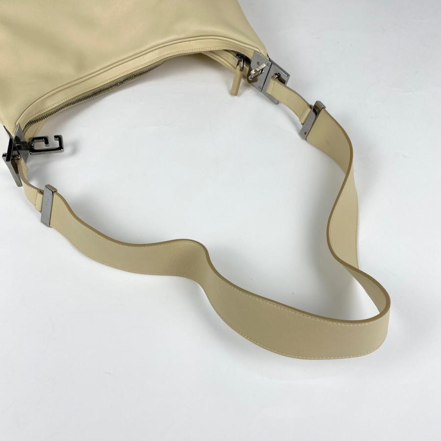 GUCCI（グッチ） ロゴ ショルダーバッグ ワンショルダー 肩掛け