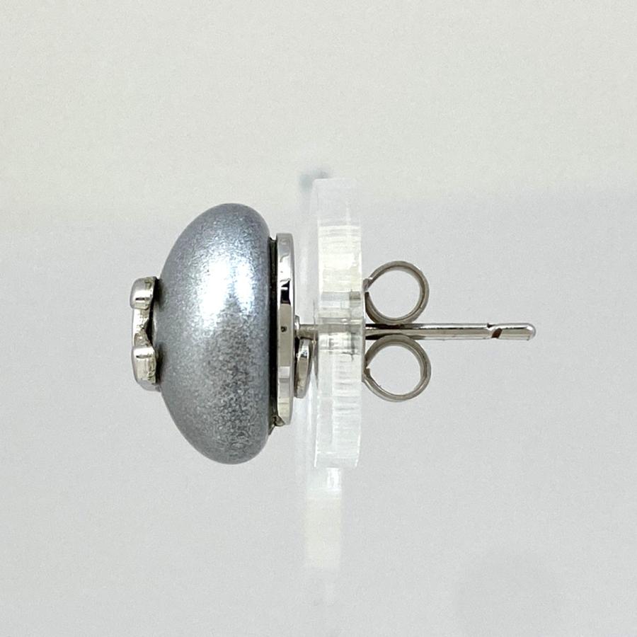 CHANEL シャネル　ピアス　ココマーク　ラウンド　シルバーカラー CHANEL（シャネル） ココマーク ラウンド ピアス 丸型 ピアス シルバー