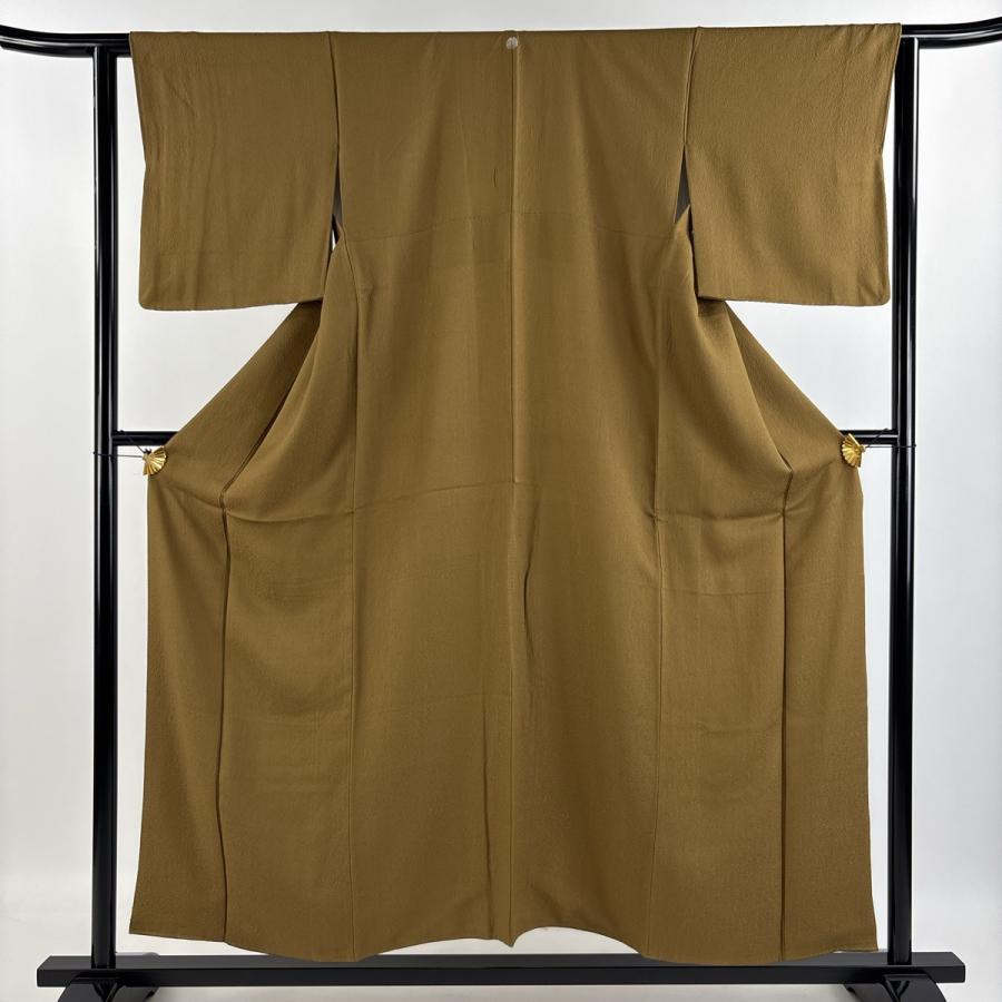 色無地 身丈154.5cm 裄丈62cm 正絹 秀品 【中古】 色無地 身丈154.5cm 裄丈62.5cm S 袷 地紋 茶色 正絹 秀品 一つ紋 中古