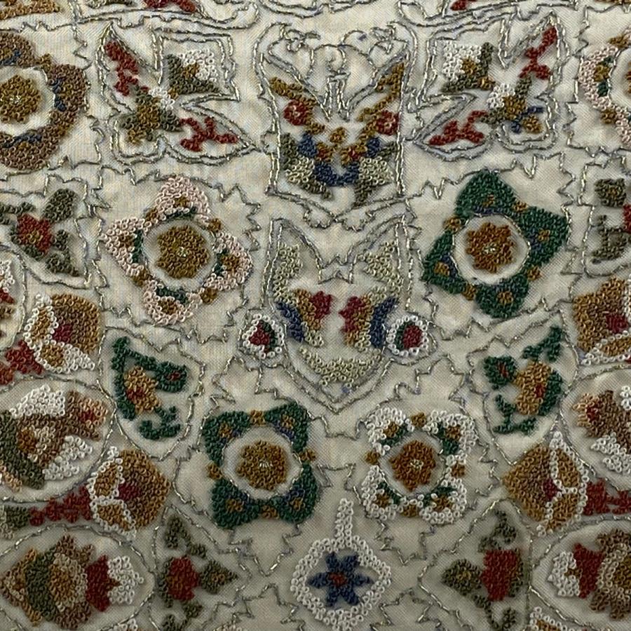 刺繍 銀通し 袋帯 軽い生地感 銀駒 金彩 銀彩 新品未使用品 お太鼓柄 袋帯 逸品 草花 相良刺繍 金糸 クリーム お太鼓柄 正絹 中古