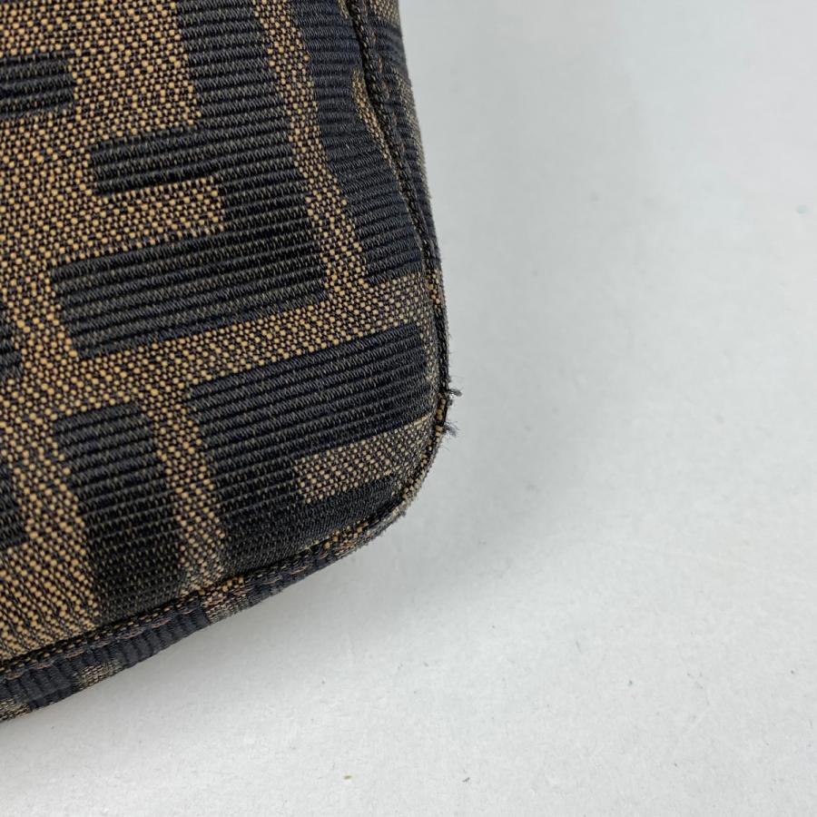 フェンディ FENDI ズッカ柄 ショルダーバッグ ワンショルダー 肩掛け 