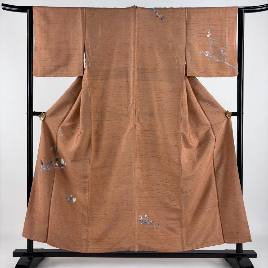 付下げ 身丈153.5cm 裄丈62cm S 袷 紬地 落款あり 枝花 薄茶色 正絹 秀