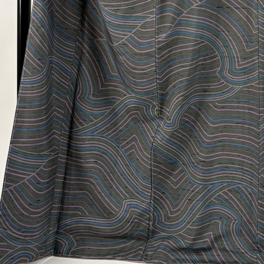 美品 小紋 身丈169.5cm 裄丈66cm M 袷 紬地 幾何学模様 灰色