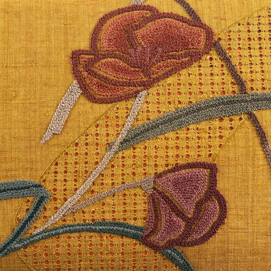 美品 名古屋帯 秀品 紬地 草花 刺繍 山吹茶色 正絹 中古