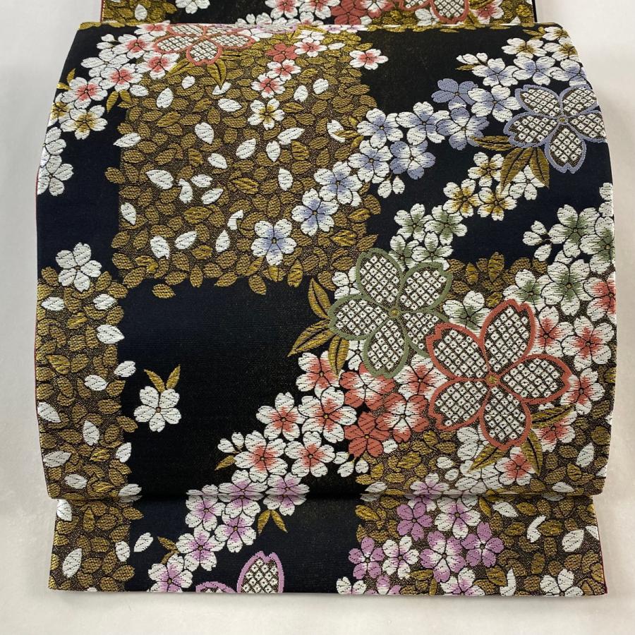 袋帯 美しい縦柄花唐草模様 金糸 金通し 黒色 O-3526 美品】 袋帯 秀品 花唐草 金糸 黒 六通 正絹 【中古】 - メルカリ