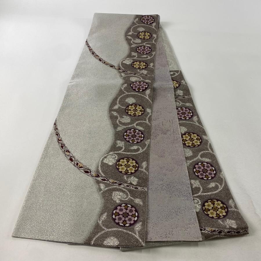 袋帯 美品 逸品 落款あり 谷口良一 草花 唐草 刺繍 箔 灰色 六通 正絹