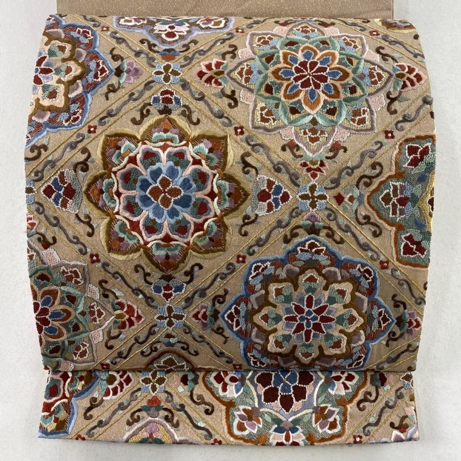 刺繍 袋帯 新品未使用品 金糸 正絹 お太鼓柄 Q706 袋帯 美品 逸品 華文 斜め格子 刺繍 金糸 薄茶色 お太鼓柄 正絹 中古