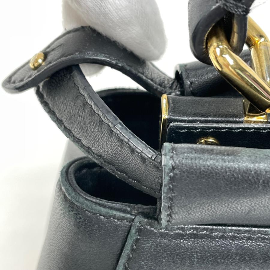 美品✨フェンディ アクセサリーポーチ FFロゴ ハンドバッグ レザー ブラック FENDI（フェンディ） 全品500円OFFクーポン☆12/31まで☆ 7N0149 ASIK