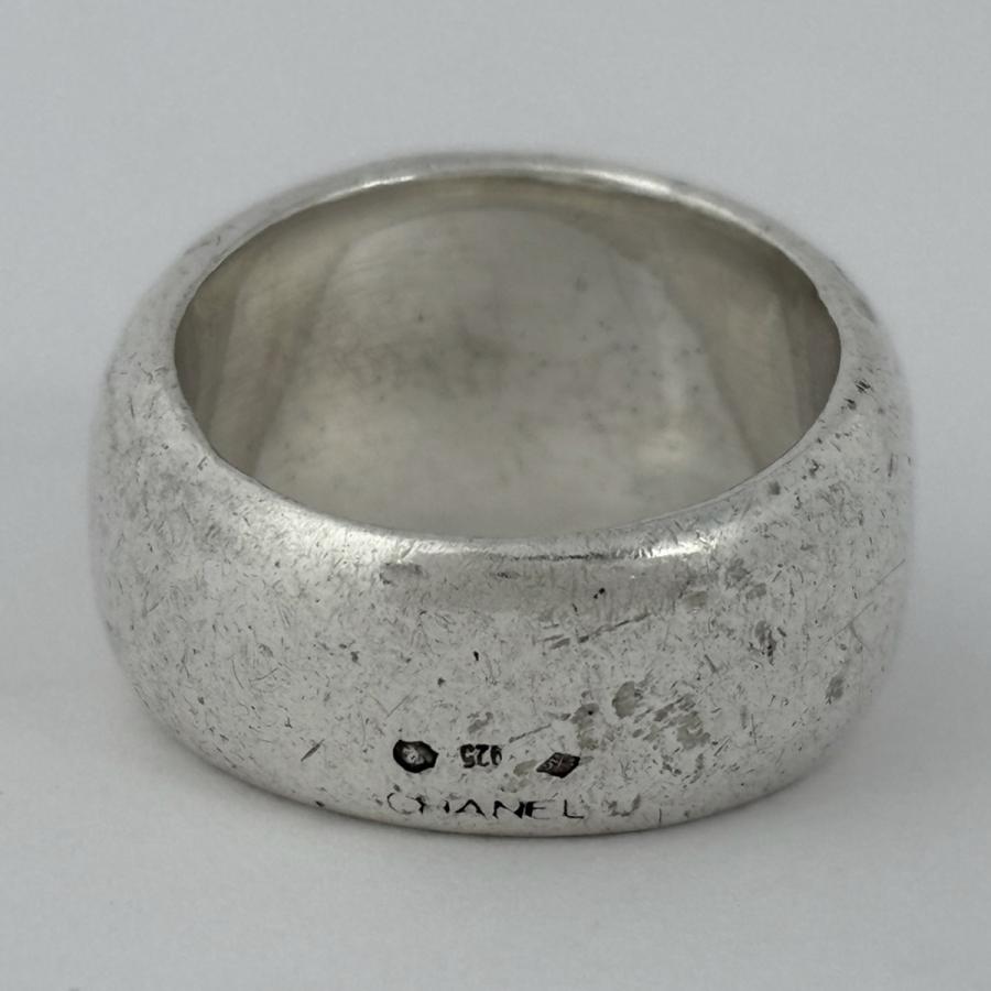 シャネル CHANEL ロゴ シグネチャー ワイド リング 14号 SV925 CHANEL（シャネル） ロゴ リング 指輪 リング 14号 シルバー925