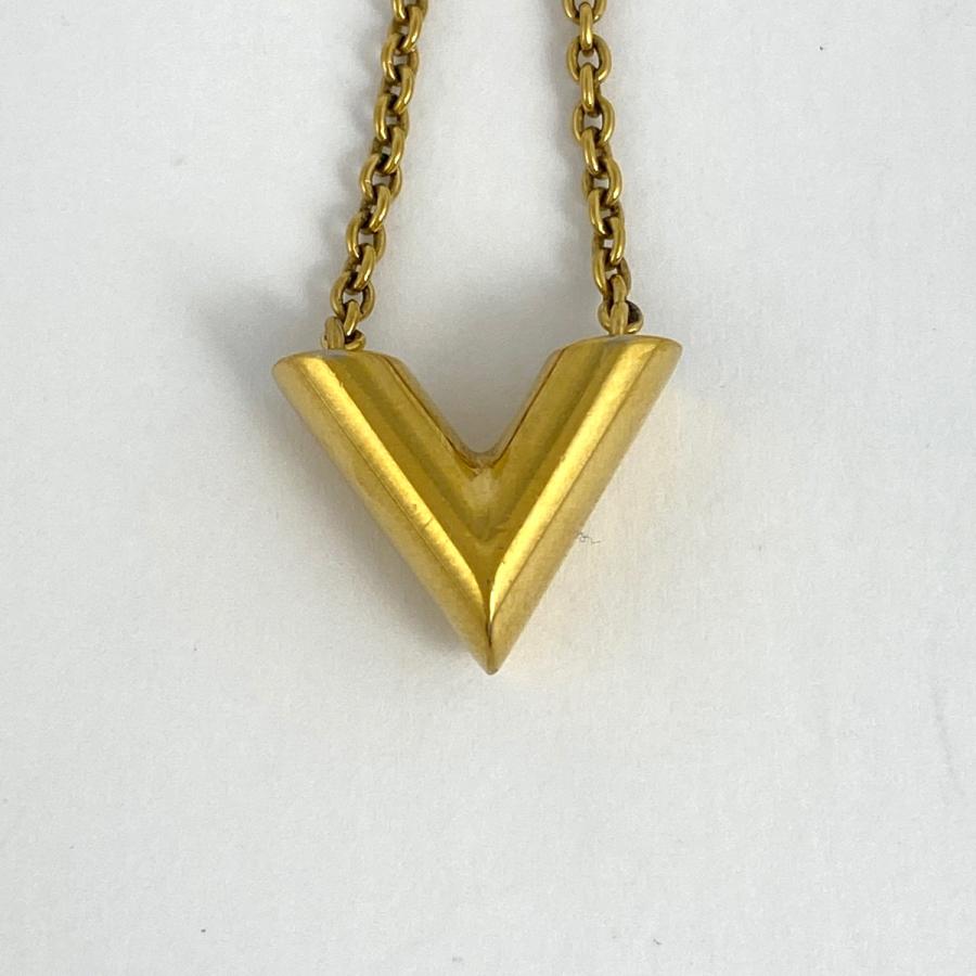 【美品】ルイヴィトン ネックレス ゴールド Vロゴ ユニセックス LOUIS VUITTON（ルイ・ヴィトン） エセンシャル V ネックレス ロゴ