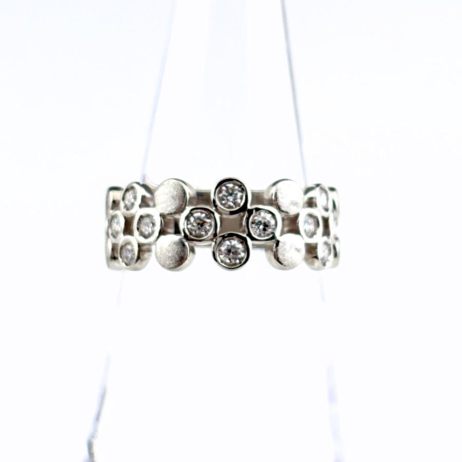 フラワーモチーフ デザインリング プラチナ 指輪 メレダイヤ リング