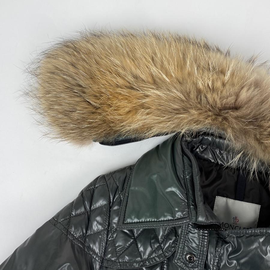 MONCLER（モンクレール） キルティング ロングコート ベルト付き 