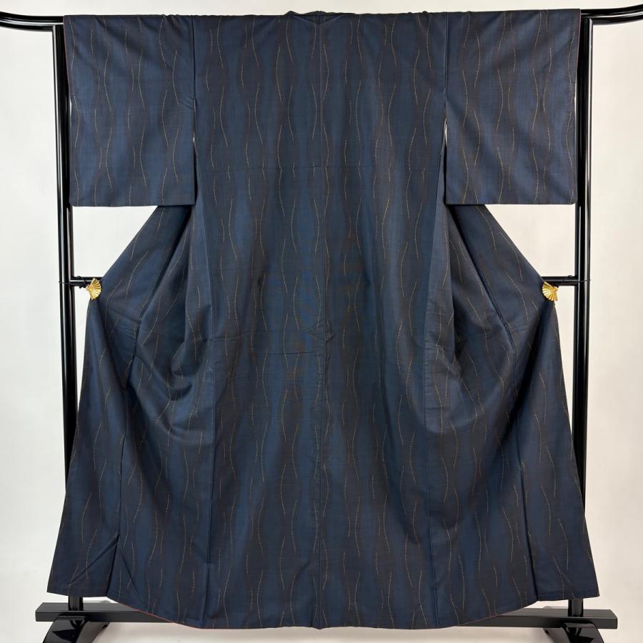 美品 紬 身丈159.5cm 裄丈63.5cm S 袷 立涌 濃紺 正絹 秀品 中古
