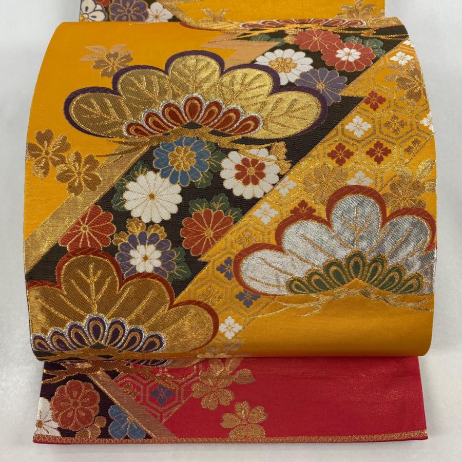 袋帯 秀品 振袖向き 松 菊 箔 金銀糸 山吹色 六通 正絹 中古