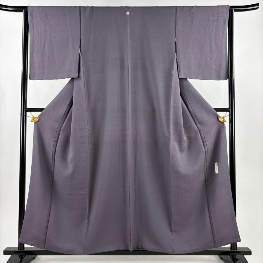 未使用品 色無地 縮緬 淡藤色 身丈160cm 裄丈65cm 袷 正絹 色無地 身丈157cm 裄丈65cm M 袷 毎田仁郎 落款あり 地紋 灰紫 正絹 秀