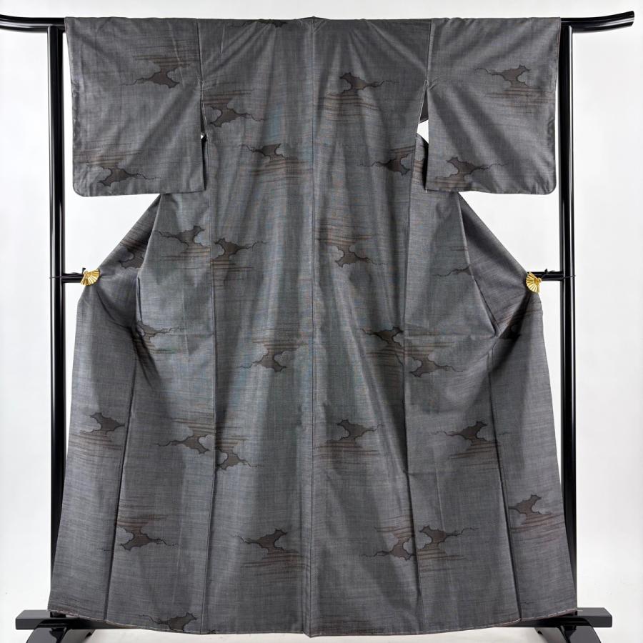 美品 大島紬 身丈160cm 裄丈63.5cm S 袷 証紙あり 雲文 霞 黒灰 正絹