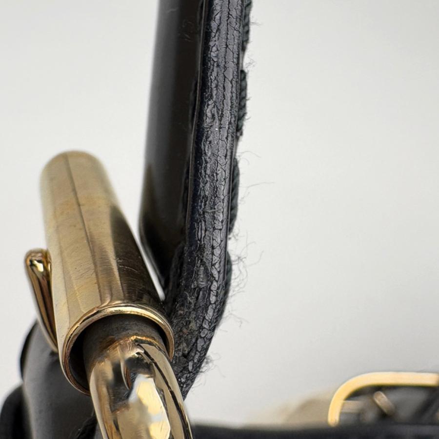 GUCCI（グッチ） ロゴ ショルダーバッグ リボン エナメル ハンドバッグ