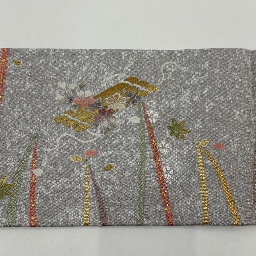 美品 名古屋帯 逸品 和田光正 落款あり 花筏 草花 金彩 金糸 灰色 正絹 中古_4