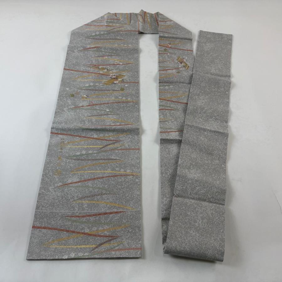 美品 名古屋帯 逸品 和田光正 落款あり 花筏 草花 金彩 金糸 灰色 正絹 中古_6