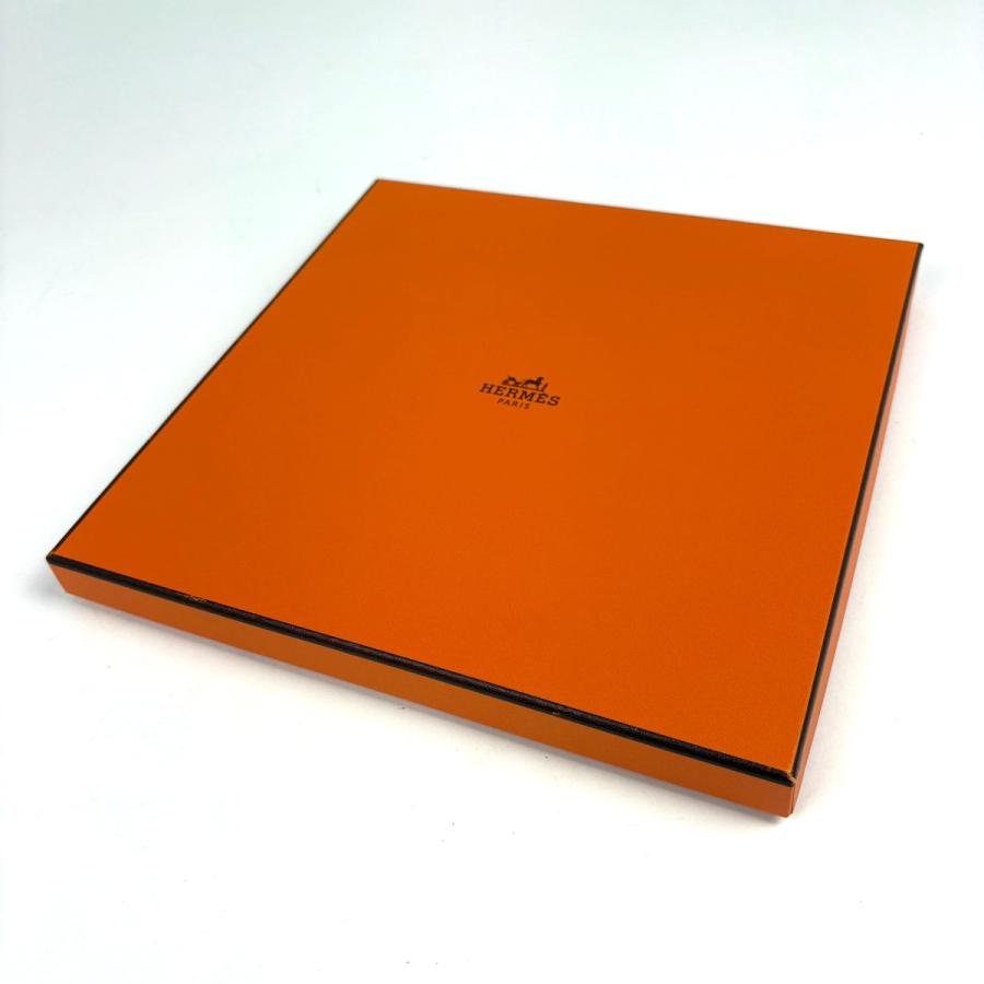 HERMES エルメス カレ90 ONDE DE CHIC 洗練の波 ブラック×ホワイト スカーフ シルク HERMES - HERMES エルメス カレ90 ONDE DE CHIC 洗練の波 ブラック