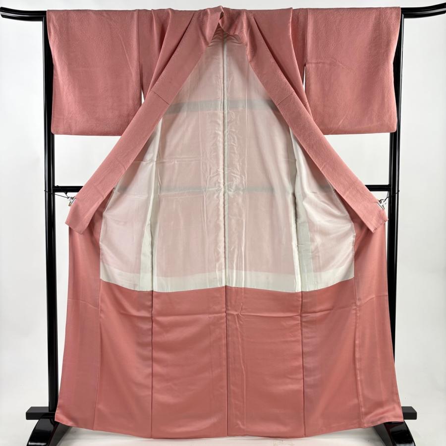色無地 身丈161cm 裄丈66cm 正絹 秀品 【中古】 色無地 身丈161cm 裄丈63.5cm S 袷 奄美大島泥染 証紙あり 濃ピンク