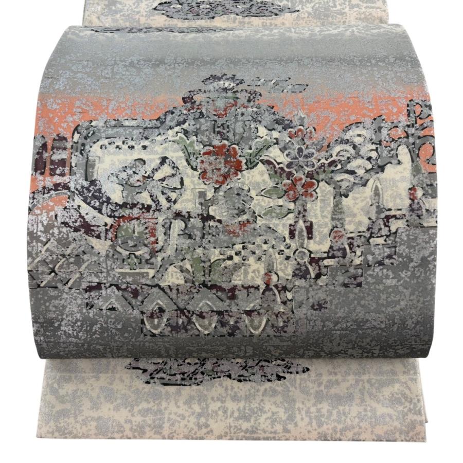 美品 袋帯 逸品 落款あり 牛首紬地 草花 霞 銀彩 灰白 お太鼓柄