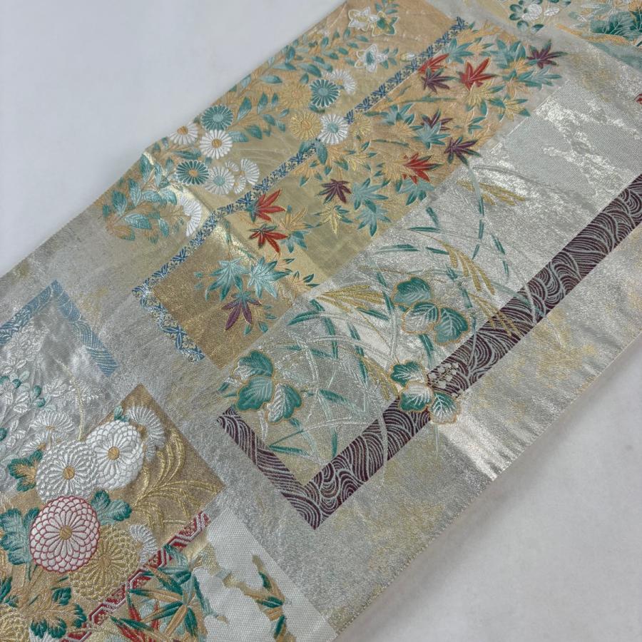 袋帯 秀品 細緻織 三重綾織 短冊秋草蒔絵文 金銀糸 刺繍 銀色 六通