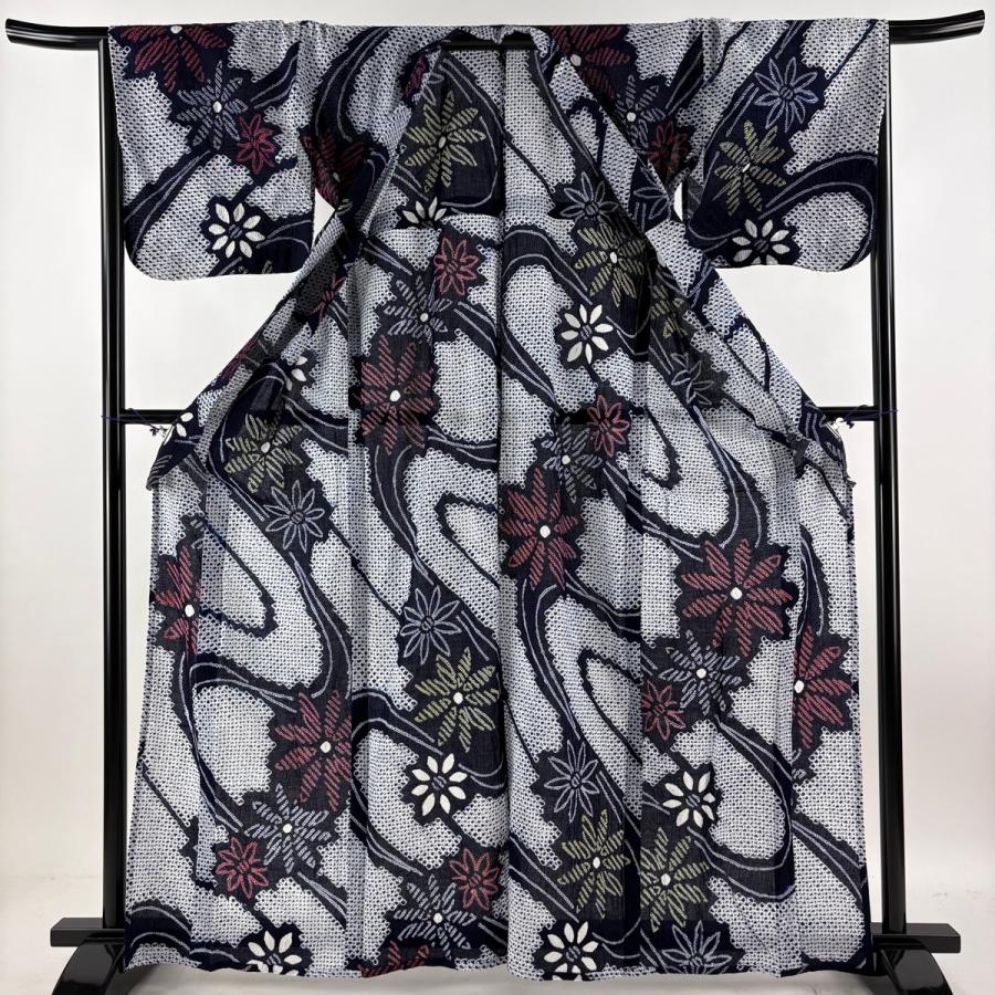細かい絞りの浴衣・身丈160，裄丈65.5 美品 浴衣 身丈160.5cm 裄丈67cm M 絞り浴衣 花 紺色 綿 名品 中古