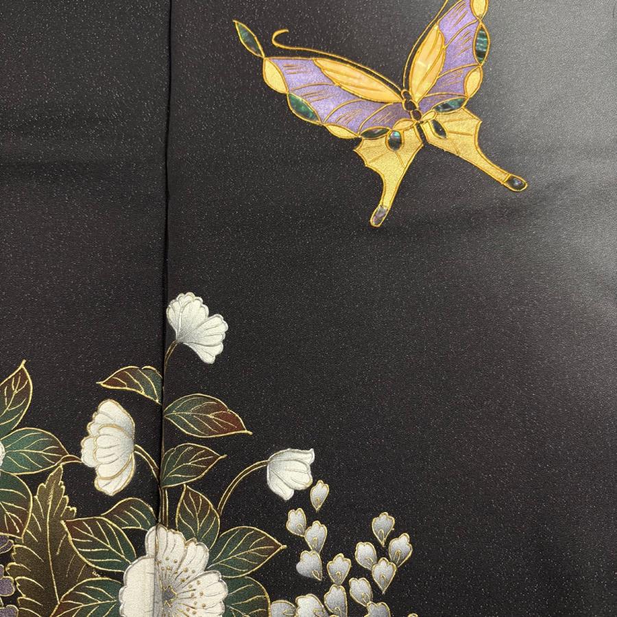 美品 訪問着 身丈173.5cm 裄丈67.5cm L 袷 甲斐泰造 落款あり 蝶 草花 螺鈿 銀通し 墨色 正絹 逸品 中古