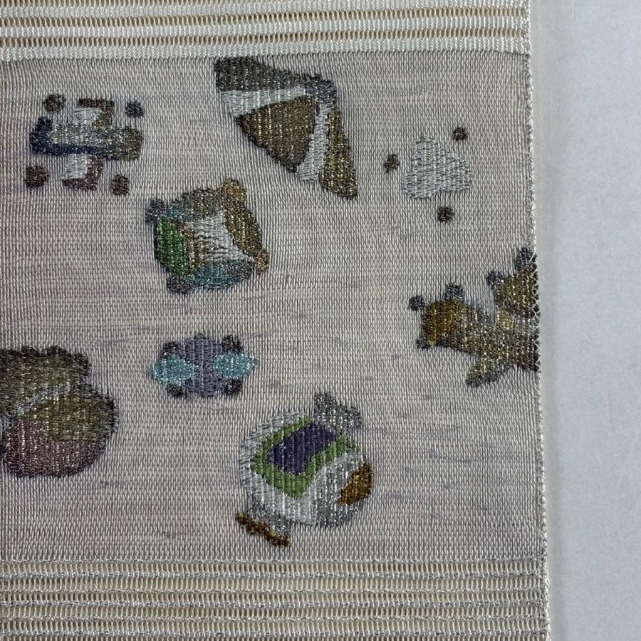 正絹 夏の絽 名古屋帯 【刺繍 宝づくし】 雅なしゃれ味。正絹九寸染