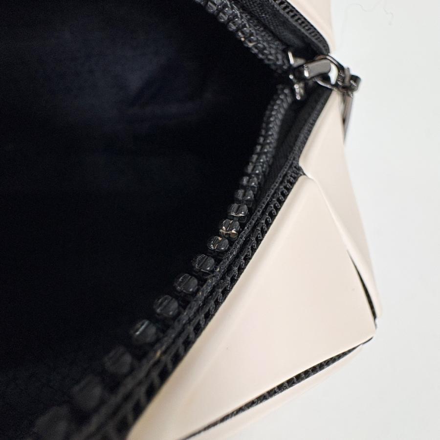 バオバオポーチ　美品 ISSEY MIYAKE（イッセイミヤケ） バオバオ ポーチ 小物入れ 化粧ポーチ