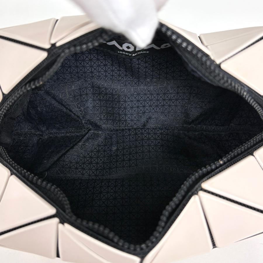 ISSEY MIYAKE（イッセイミヤケ） バオバオ ポーチ 小物入れ 化粧ポーチ