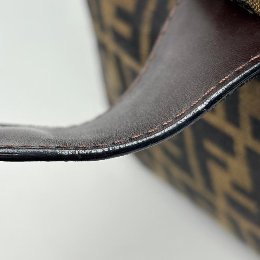 フェンディ FENDI ズッカ柄 ショルダーバッグ ハンドバッグ ワンショルダー ショルダーバッグ キャンバス ブラウン レディース 中古