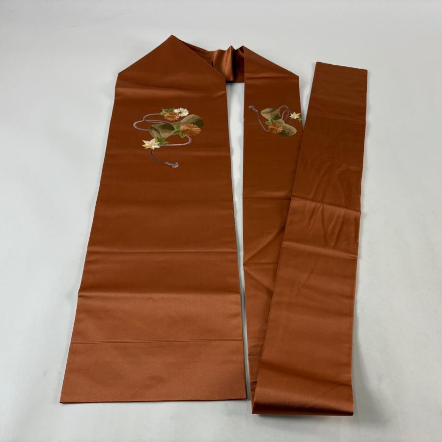 名古屋帯 逸品 貝島はるみ 落款あり 蹴鞠 菊 刺繍 赤茶 正絹 中古 