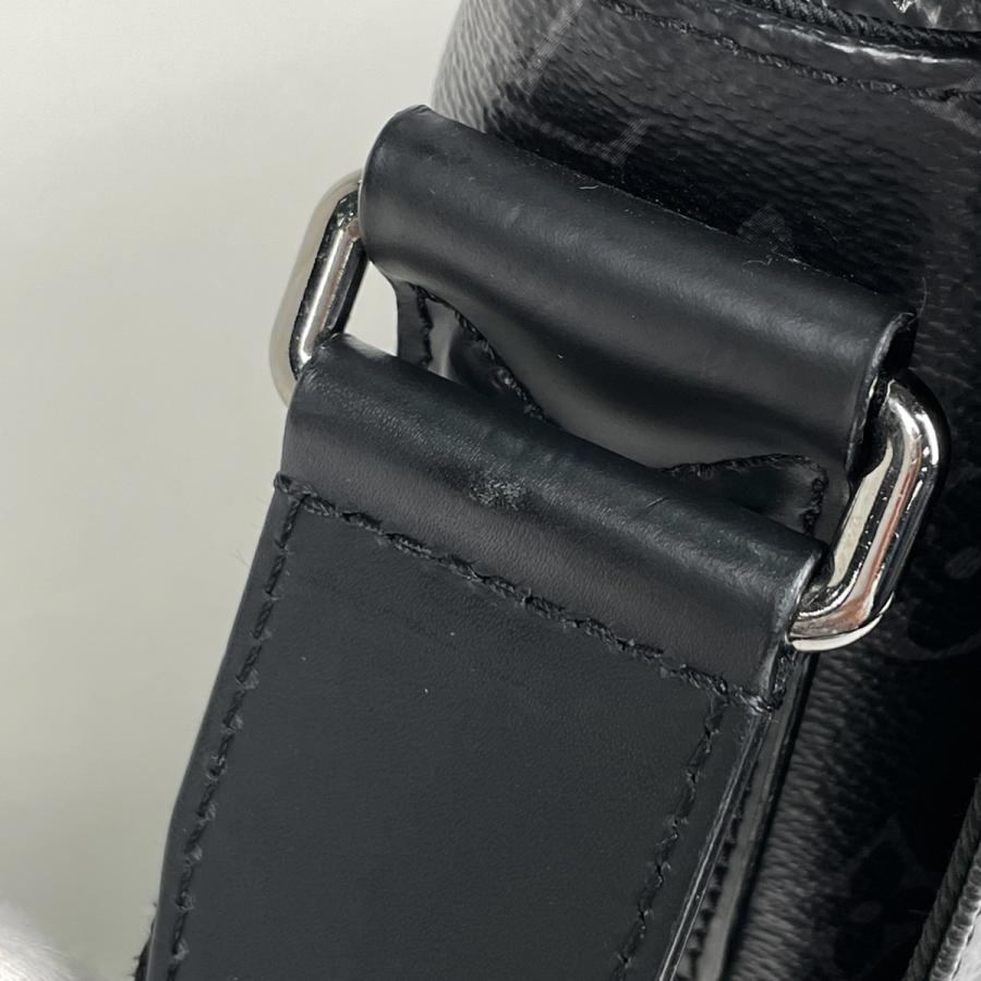 LOUIS VUITTON（ルイ・ヴィトン） ディストリクトPM NM 肩掛け 斜め