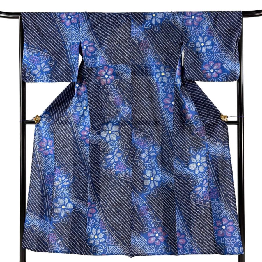 【美品】 浴衣 身丈150cm 裄丈66.5cm 綿 名品 【中古】 美品 浴衣 身丈150cm 裄丈66.5cm M 草花 斜縞 紺色 綿 名品 中古