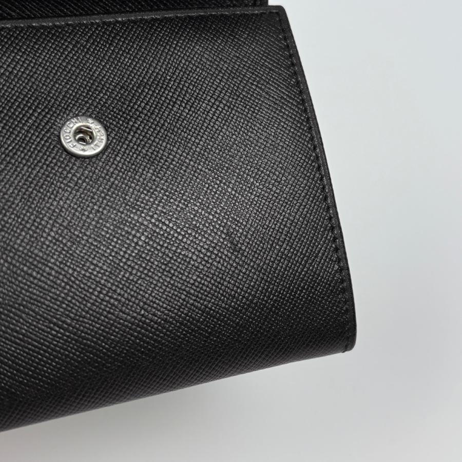 PRADA（プラダ） ロゴプレート 二つ折り 財布 コインケース カード
