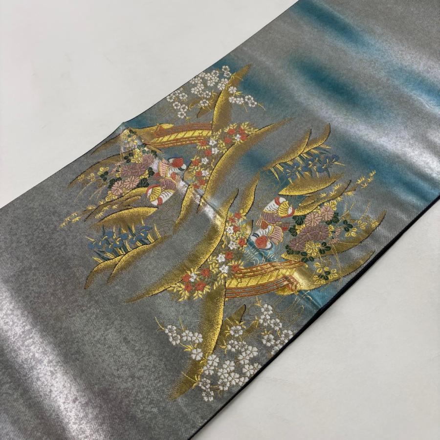 美品 袋帯 秀品 まいづる 落款あり 平安神宮 草花 箔 灰色 六通 正絹