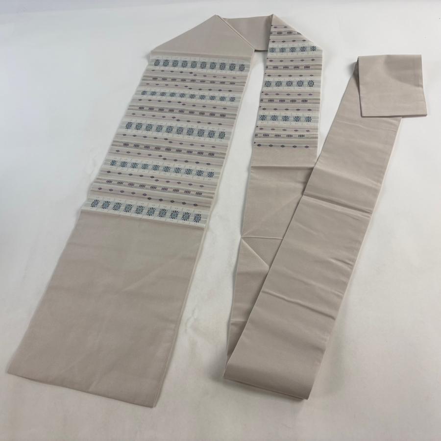 美品 名古屋帯 逸品 証紙あり 南風原花織 手織工房おおしろ 幾何学 段縞 ピンクベージュ 正絹 中古